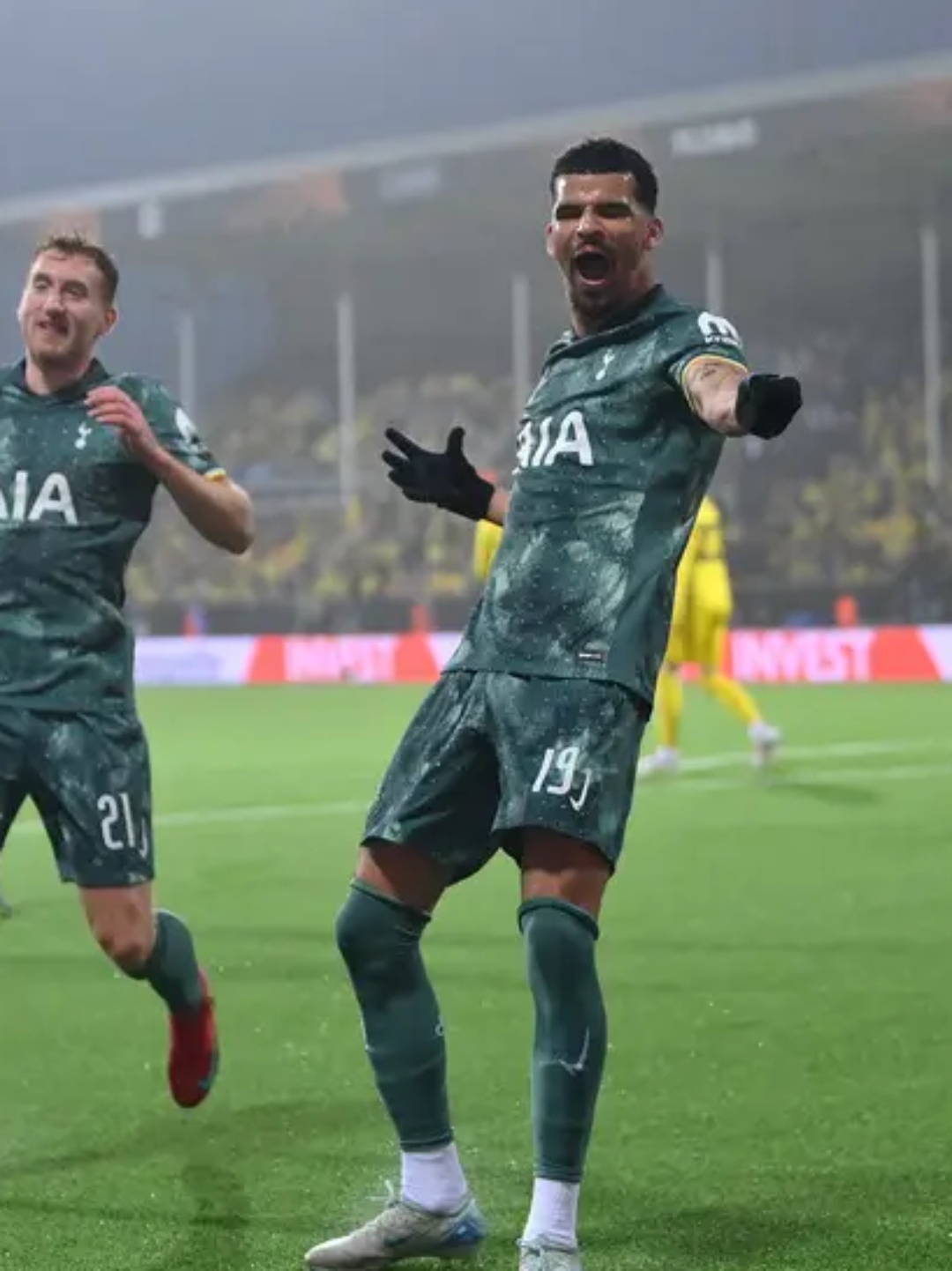 冲刺阶段曼联强势反弹：欧冠节点到来，悬念犹存，细节决定成败的简单介绍