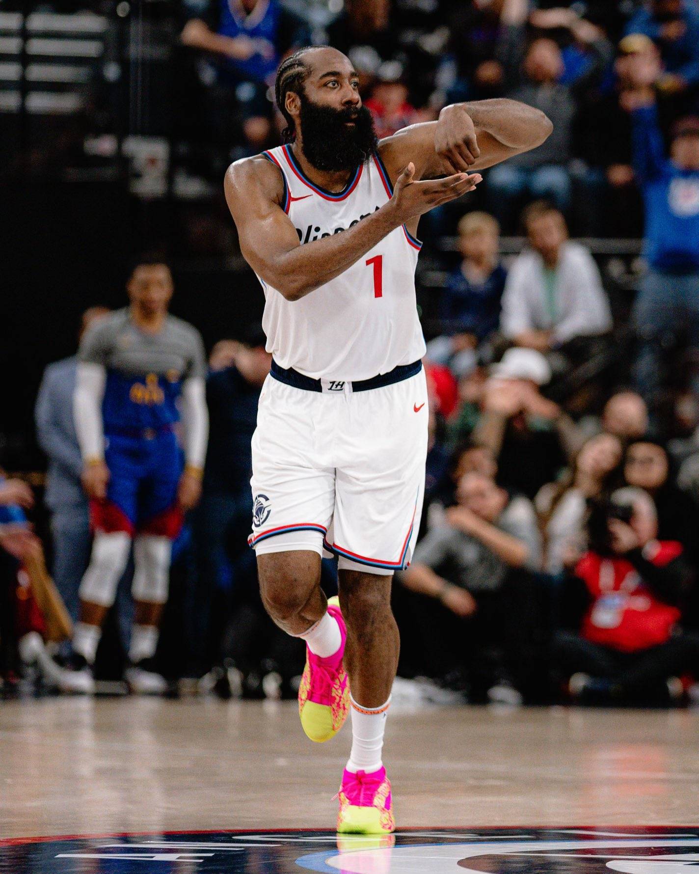 关于加时末段NBA常规赛传出新动向；北京首钢更衣室发声；管理层表态——悬念犹存；细节决定成败的信息